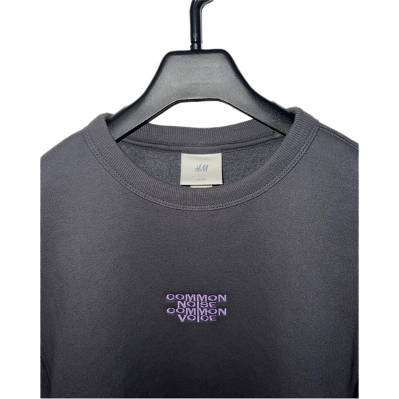 H&M Crew Neck - Picture 2 of 5